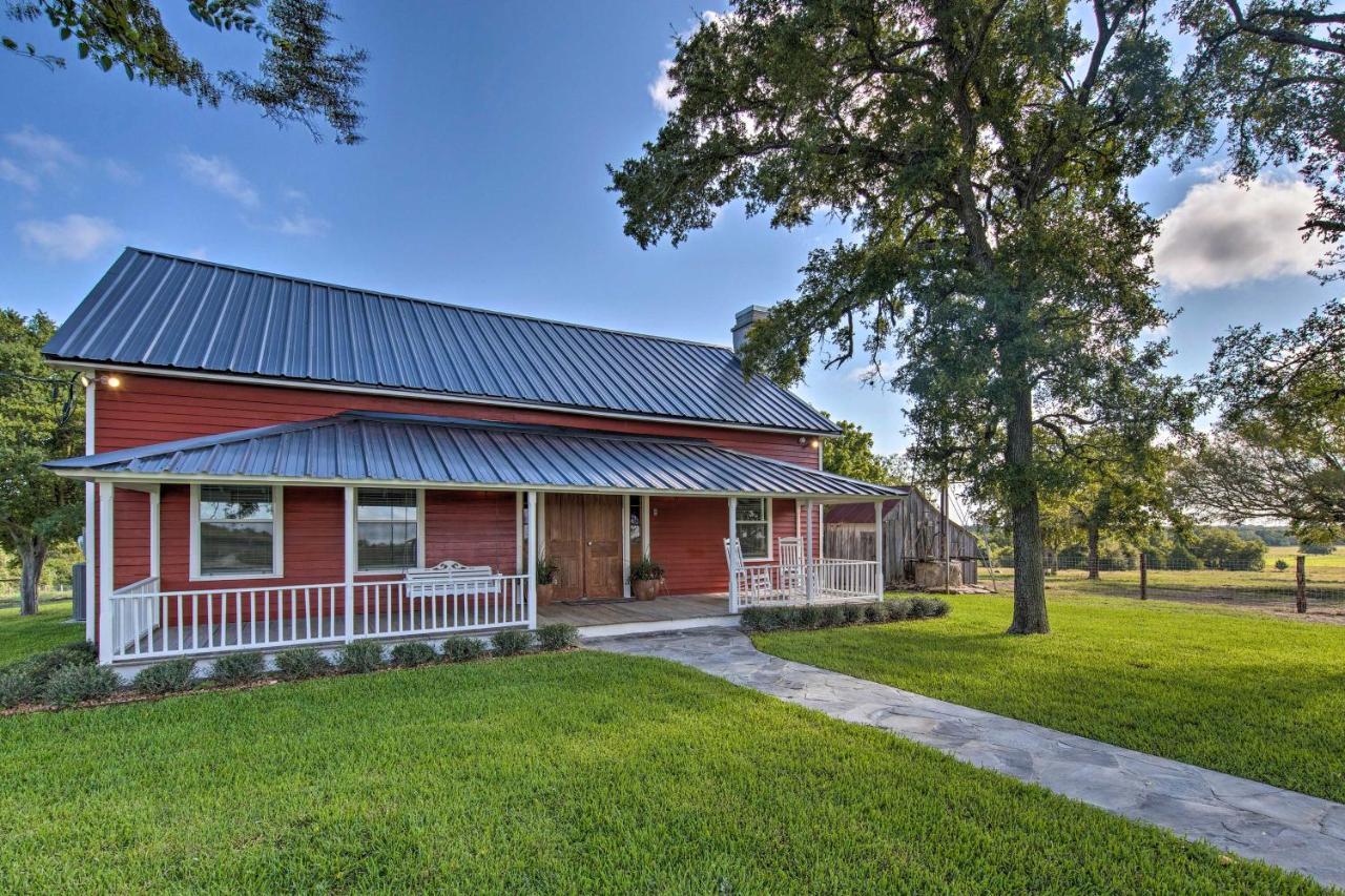 Peaceful Schulenburg Farmhouse With Fire Pit And Grill Exteriör bild