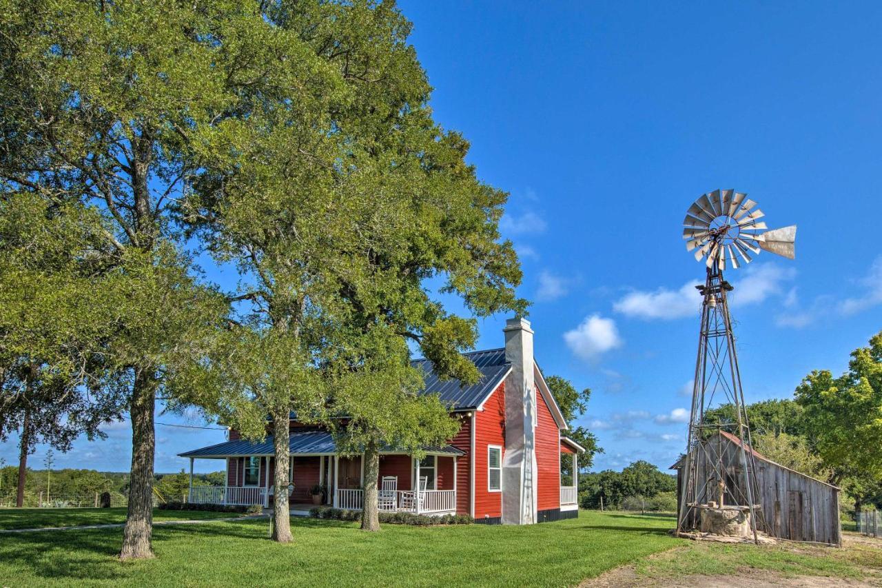 Peaceful Schulenburg Farmhouse With Fire Pit And Grill Exteriör bild